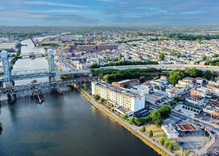 Hampton Inn & Suites Newark-Harrison-Riverwalk